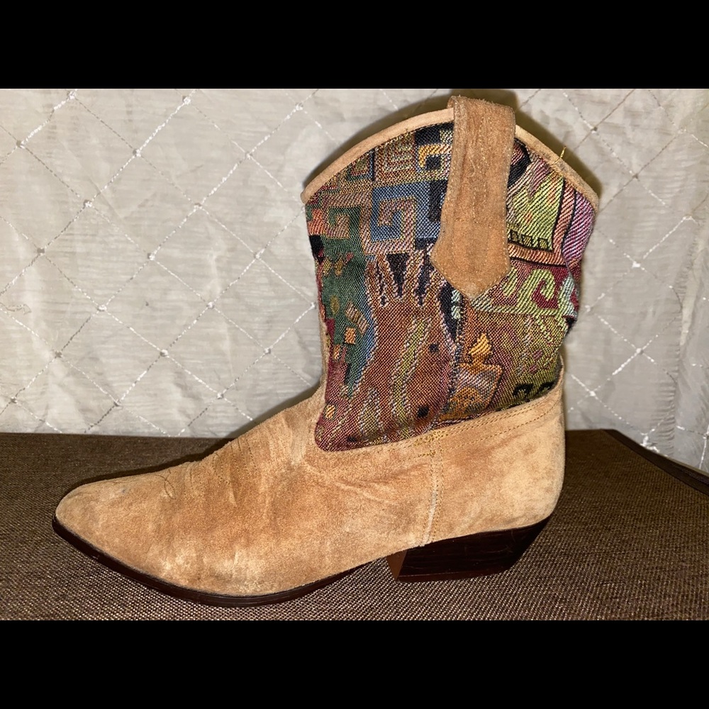 Vintage Western tapestry ankle boots